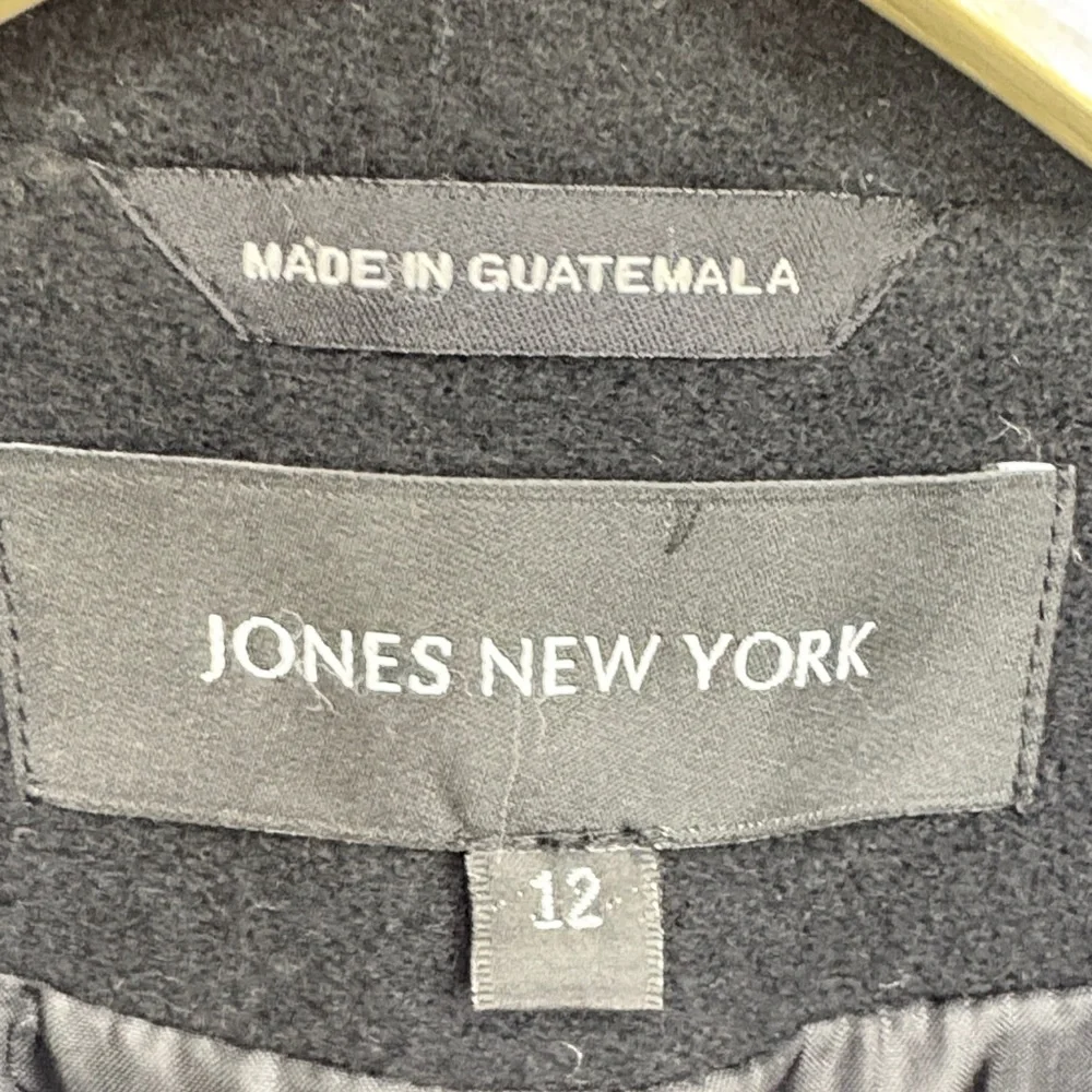 Jones New York Women's Classic Black Peacoat size 12
Perfect oversized look - Picture 2 of 2